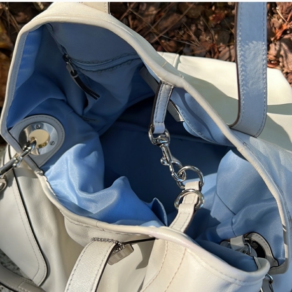 Winter White Coach bag - Picture 2 of 3